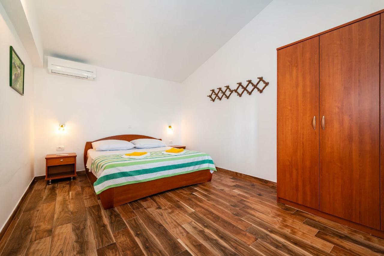 Apartment Adam Starigrad Paklenica Ngoại thất bức ảnh